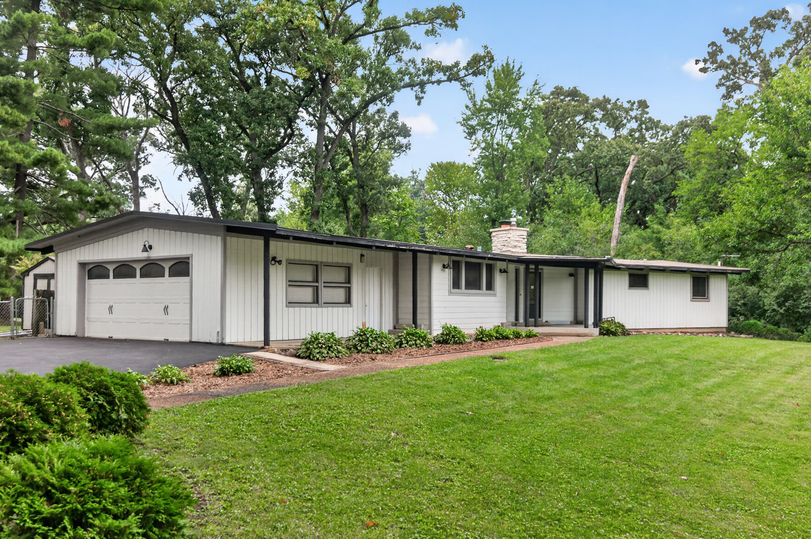 1S670 Winfield Road Wheaton, IL 60189 - Photo 1 of 31 Gallery Image 1