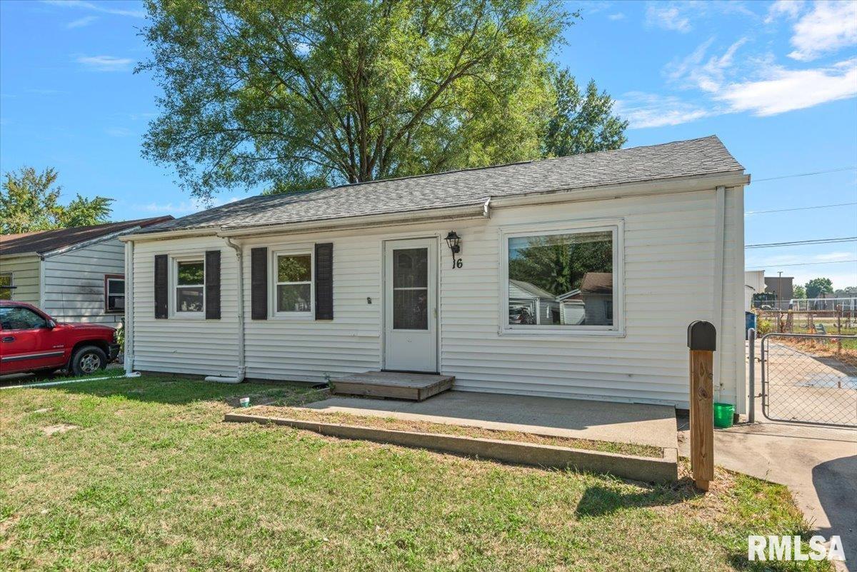 16 Salem Road Springfield, IL 62702 - Photo 3 of 28 Gallery Image 3