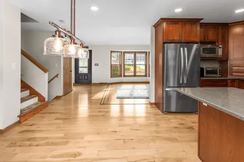 $475,000 | N28W22352 Foxwood Lane, Pewaukee, WI 53186