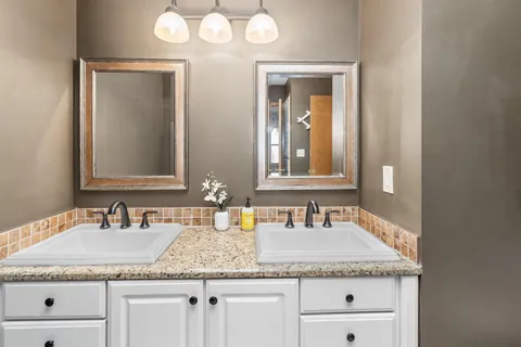 $475,000 | N28W22352 Foxwood Lane, Pewaukee, WI 53186