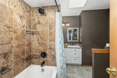 $475,000 | N28W22352 Foxwood Lane, Pewaukee, WI 53186