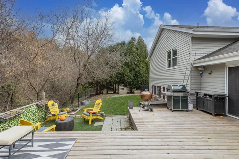 $475,000 | N28W22352 Foxwood Lane, Pewaukee, WI 53186