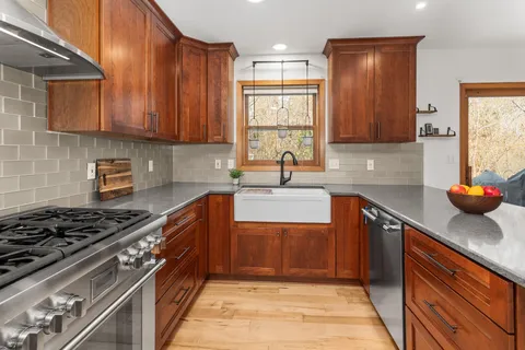 $475,000 | N28W22352 Foxwood Lane, Pewaukee, WI 53186