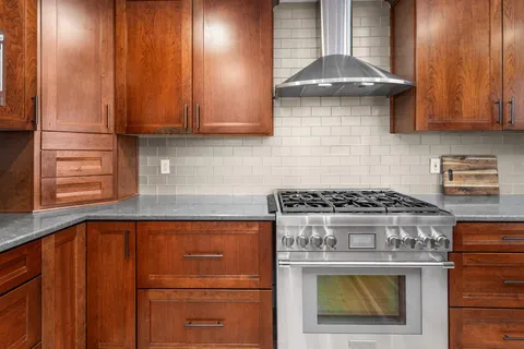 $475,000 | N28W22352 Foxwood Lane, Pewaukee, WI 53186