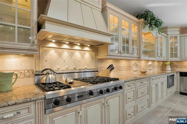 $3,499,000 | 457 Devonshire Drive, Franklin Lakes, NJ 07417