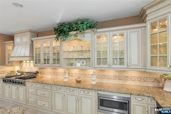 $3,499,000 | 457 Devonshire Drive, Franklin Lakes, NJ 07417