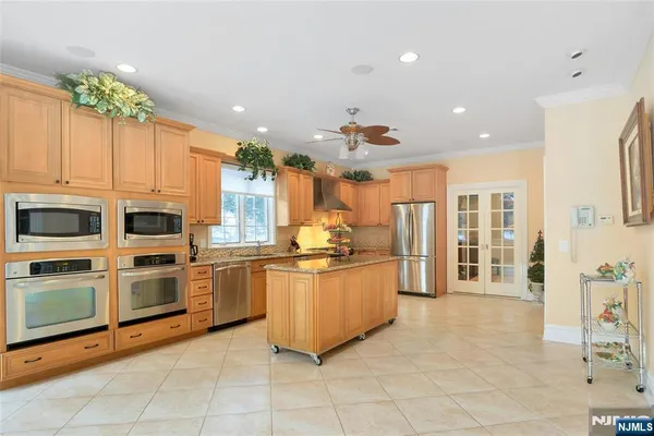 $3,499,000 | 457 Devonshire Drive, Franklin Lakes, NJ 07417