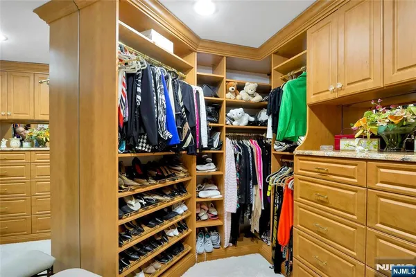 $3,499,000 | 457 Devonshire Drive, Franklin Lakes, NJ 07417