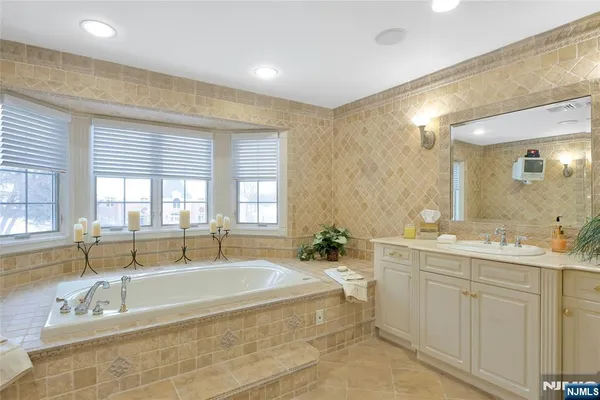 $3,499,000 | 457 Devonshire Drive, Franklin Lakes, NJ 07417