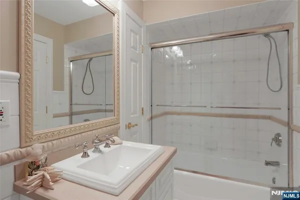 $3,499,000 | 457 Devonshire Drive, Franklin Lakes, NJ 07417