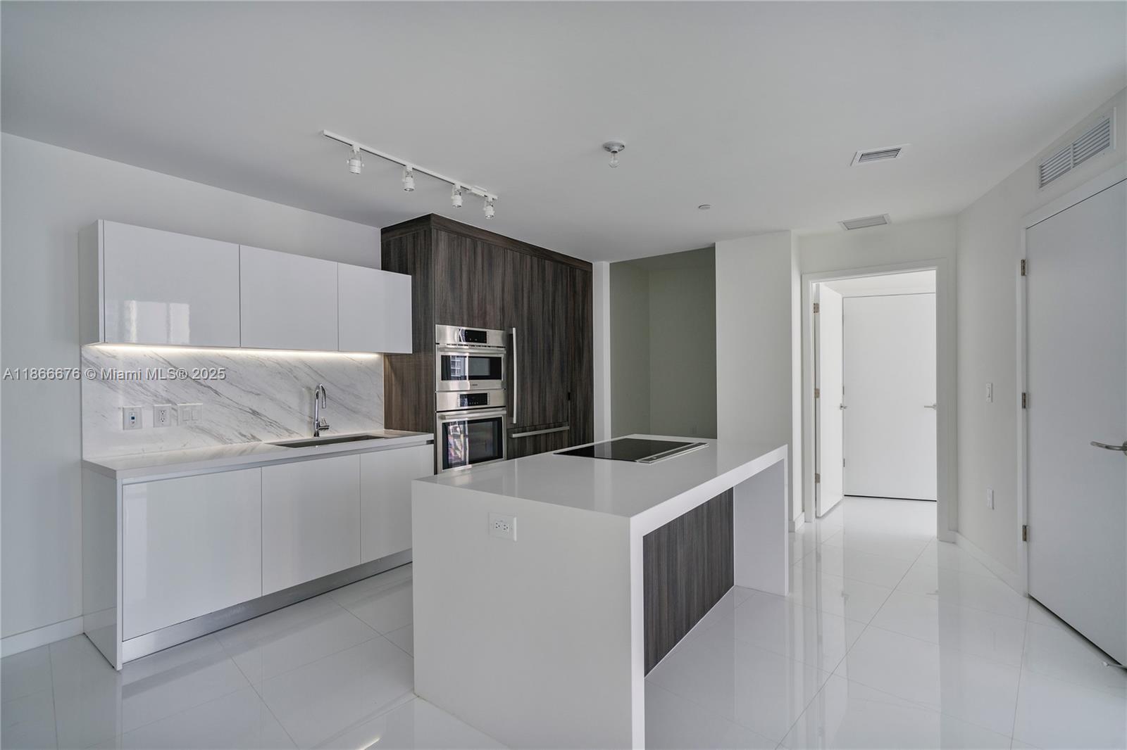 851 Northeast 1st Avenue, Unit 3203 Miami, FL 33132 - Photo 7 of 48