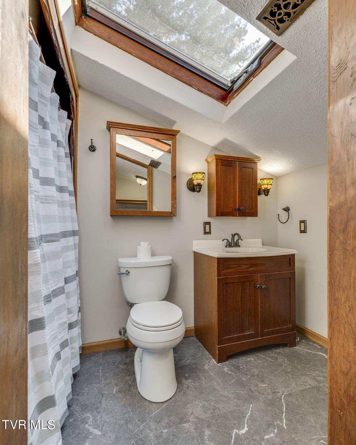 1450 East Shipley Ferry Road Kingsport, TN 37663 - Photo 29 of 49 030Master Bath (2nd Level)