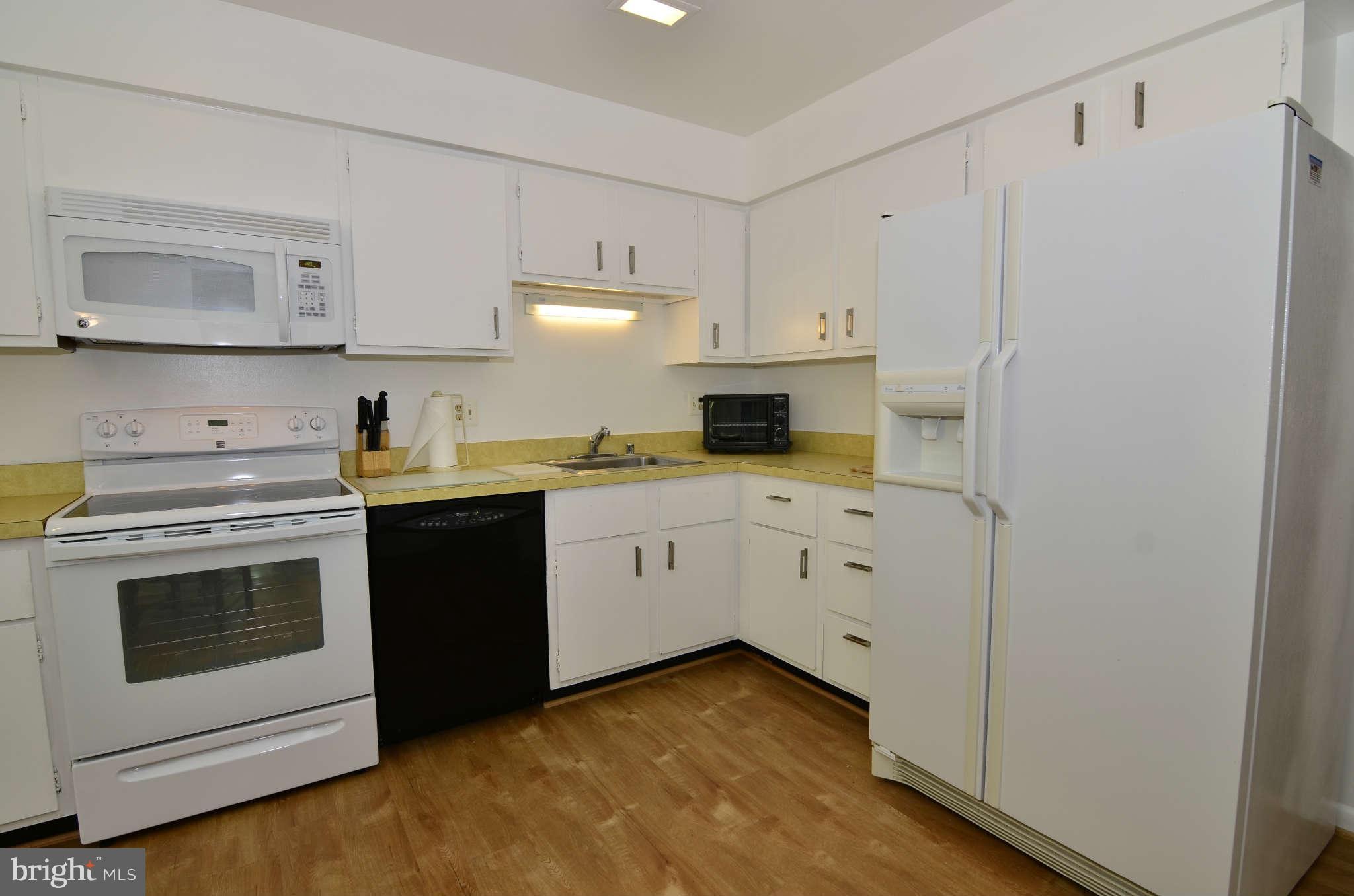 11703 Newbridge Court Reston, VA 20191 - Photo 12 of 25 Kitchen