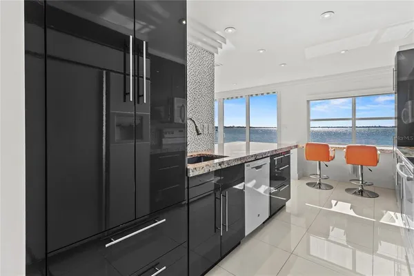 $1,350,000 | 400 Golden Gate Point, Unit 11, Sarasota, FL 34236