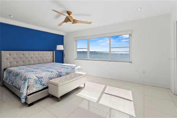 $1,350,000 | 400 Golden Gate Point, Unit 11, Sarasota, FL 34236