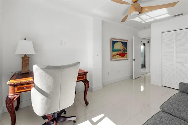 $1,350,000 | 400 Golden Gate Point, Unit 11, Sarasota, FL 34236
