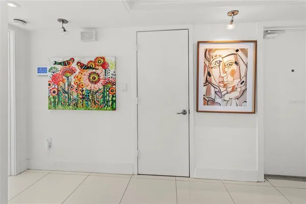 $1,350,000 | 400 Golden Gate Point, Unit 11, Sarasota, FL 34236
