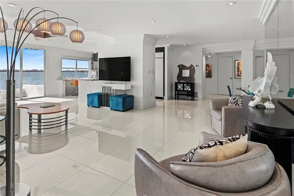 $1,350,000 | 400 Golden Gate Point, Unit 11, Sarasota, FL 34236