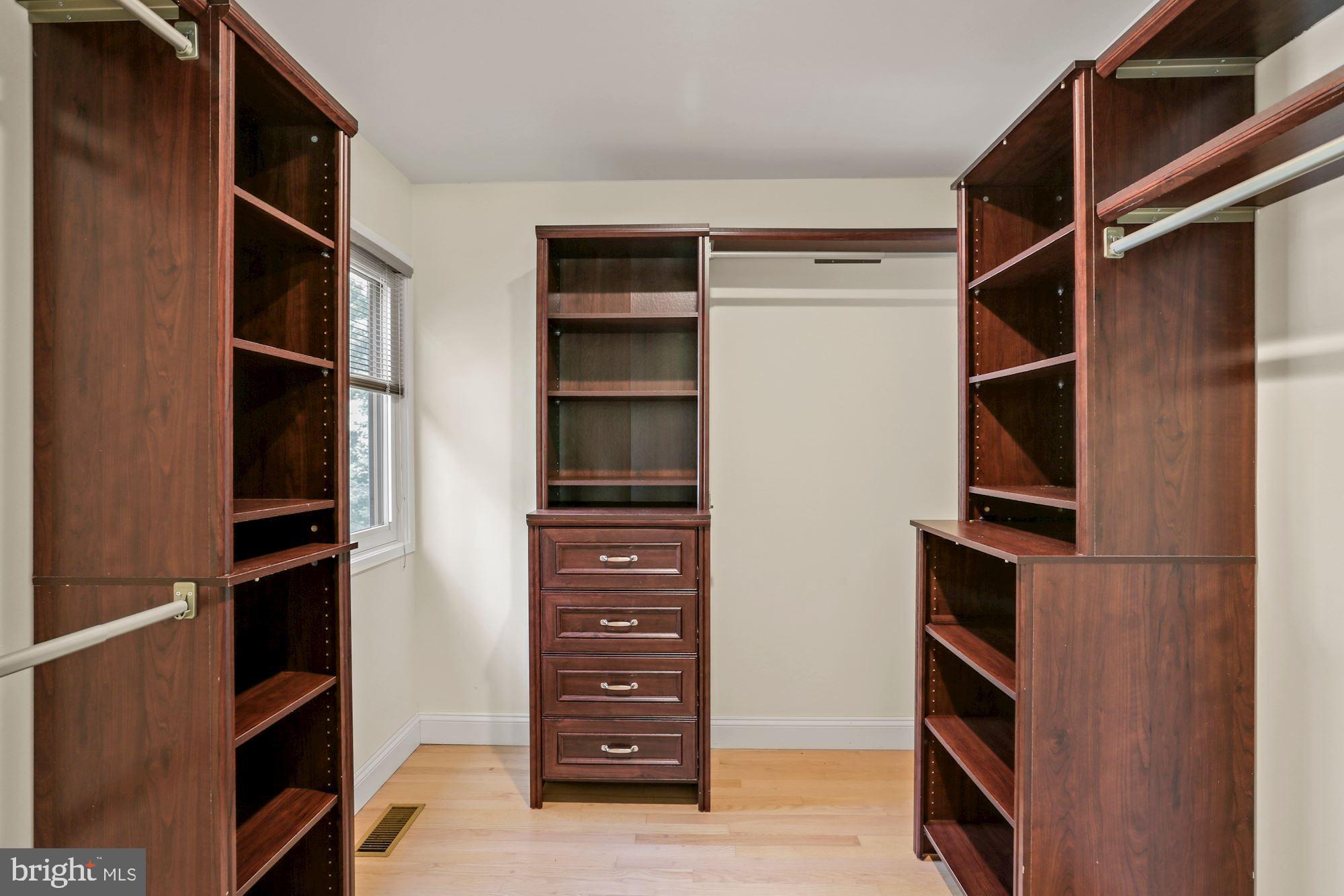 8105 Fenway Road Bethesda, MD 20817 - Photo 14 of 41