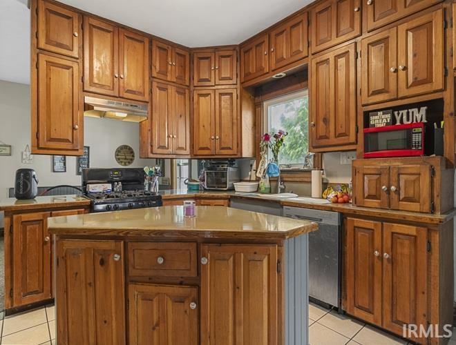 210 North Oak Street Redkey, IN 47373 - Photo 8 of 32