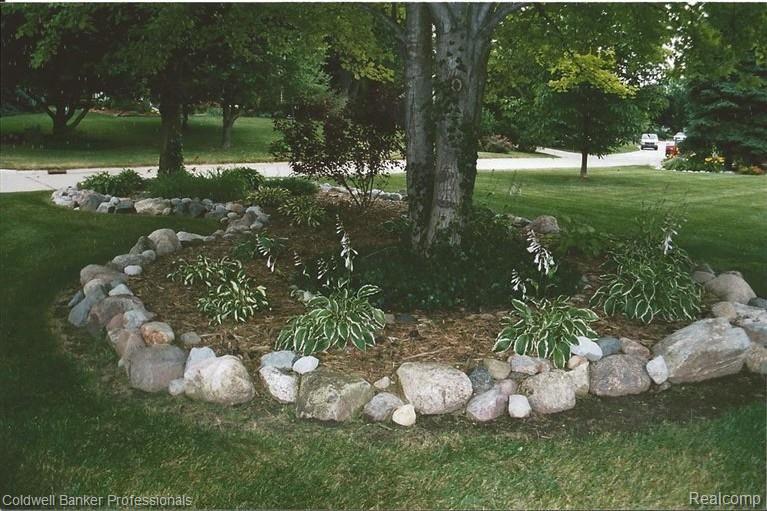 781 Lake Forest Road Rochester, MI 48309 - Photo 20 of 23 Back Yard