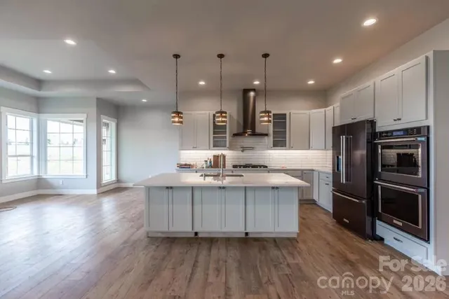 $922,865 | 5743 Lake Pointe Drive, Granite Falls, NC 28630