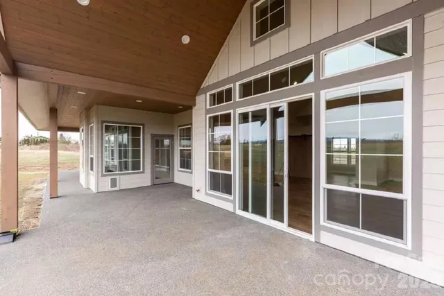 $922,865 | 5743 Lake Pointe Drive, Granite Falls, NC 28630