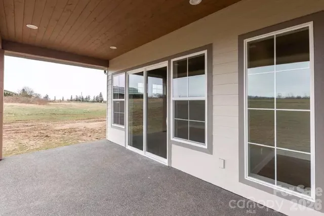 $922,865 | 5743 Lake Pointe Drive, Granite Falls, NC 28630