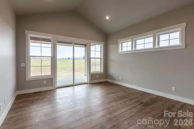 $922,865 | 5743 Lake Pointe Drive, Granite Falls, NC 28630