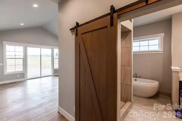 $922,865 | 5743 Lake Pointe Drive, Granite Falls, NC 28630