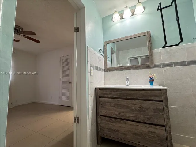 $2,550 | 4578 Northwest 16th Avenue, Unit 4578, Tamarac, FL 33309