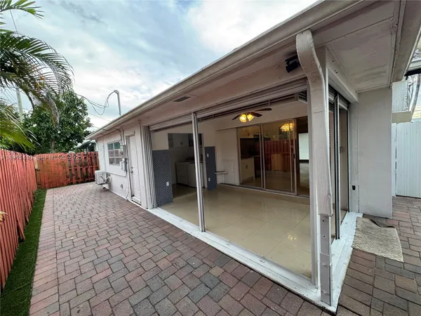 $2,495 | 4578 Northwest 16th Avenue, Unit 4578, Tamarac, FL 33309