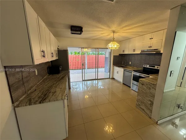 $2,495 | 4578 Northwest 16th Avenue, Unit 4578, Tamarac, FL 33309