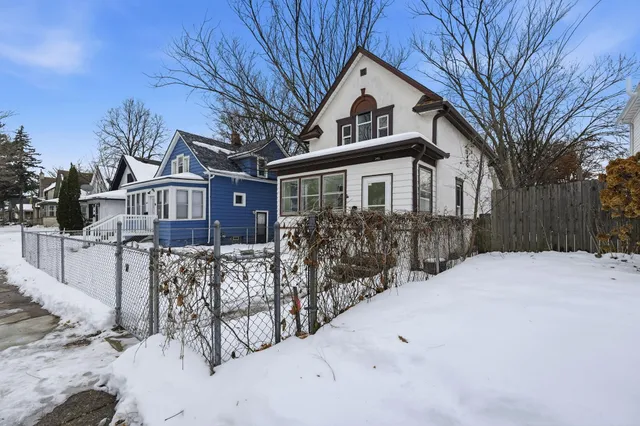 $1,795 | 3451 North Oliver Avenue, Minneapolis, MN 55412