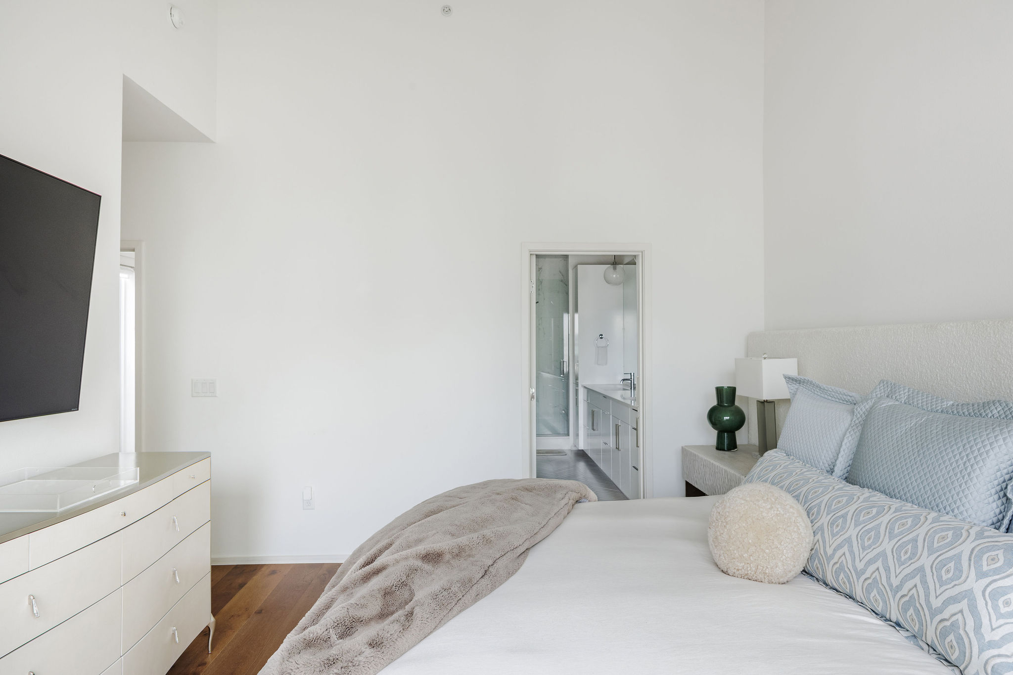 3100 Menchaca Road, Unit 11 Austin, TX 78704 - Photo 25 of 31 This space is all about rest and rejuvenation, with dreamy natural light and neutral toned walls