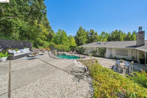 $2,995,000 | 11 Huntleigh Road, Piedmont, CA 94611