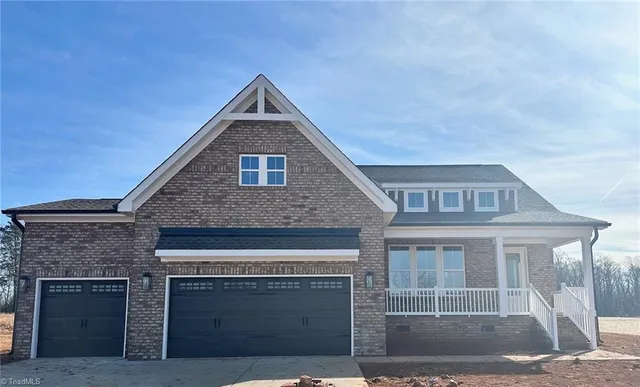 $588,000 | 5600 Penguin Drive, Summerfield, NC 27358