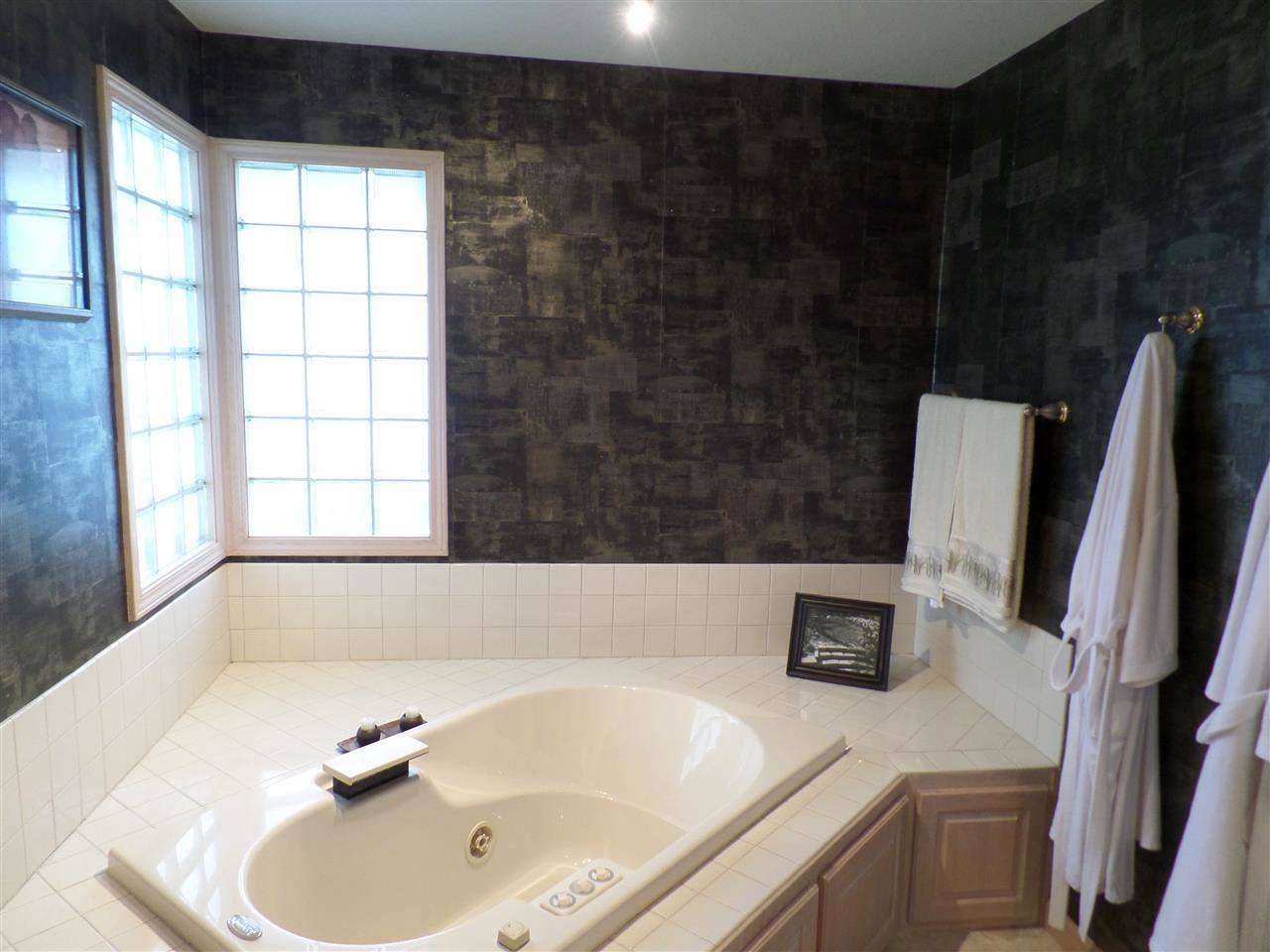 1526 Holly Ridge Run Fort Wayne, IN 46845 - Photo 11 of 28 Gallery Image 11