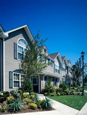 $3,600 | 80 Overlook Drive, Unit 80, Farmingville, NY 11738