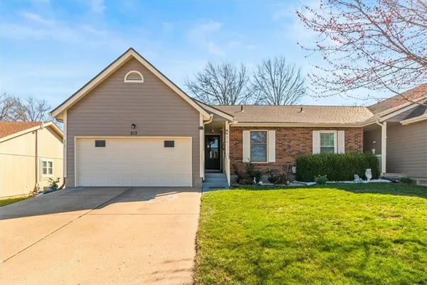 $315,000 | 213 Southeast Ridgeview Drive, Lee's Summit, MO 64063