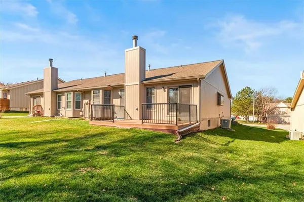 $315,000 | 213 Southeast Ridgeview Drive, Lee's Summit, MO 64063