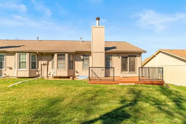 $315,000 | 213 Southeast Ridgeview Drive, Lee's Summit, MO 64063