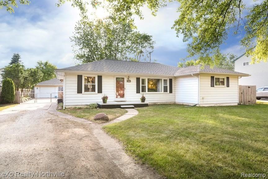 2722 Culbertson Avenue Rochester Hills, MI 48307 - Photo 2 of 44