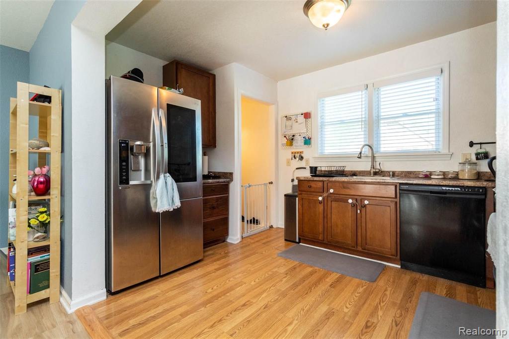 28115 Six Mile Road Livonia, MI 48154 - Photo 14 of 38