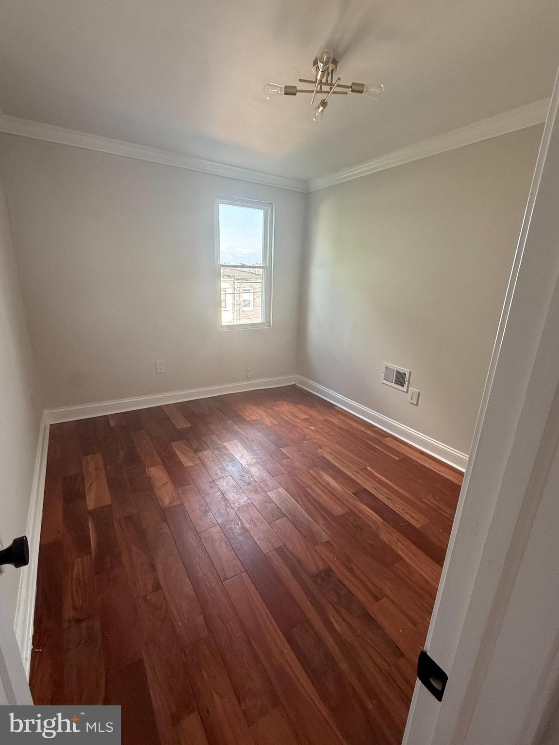 223 North Milton Avenue Baltimore, MD 21224 - Photo 22 of 41