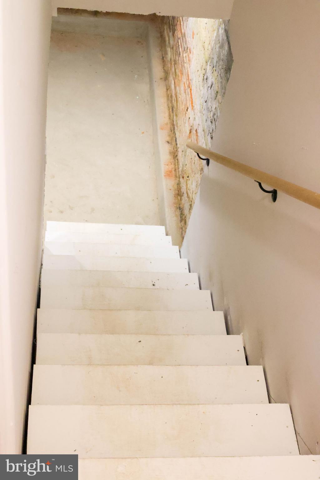 223 North Milton Avenue Baltimore, MD 21224 - Photo 31 of 41