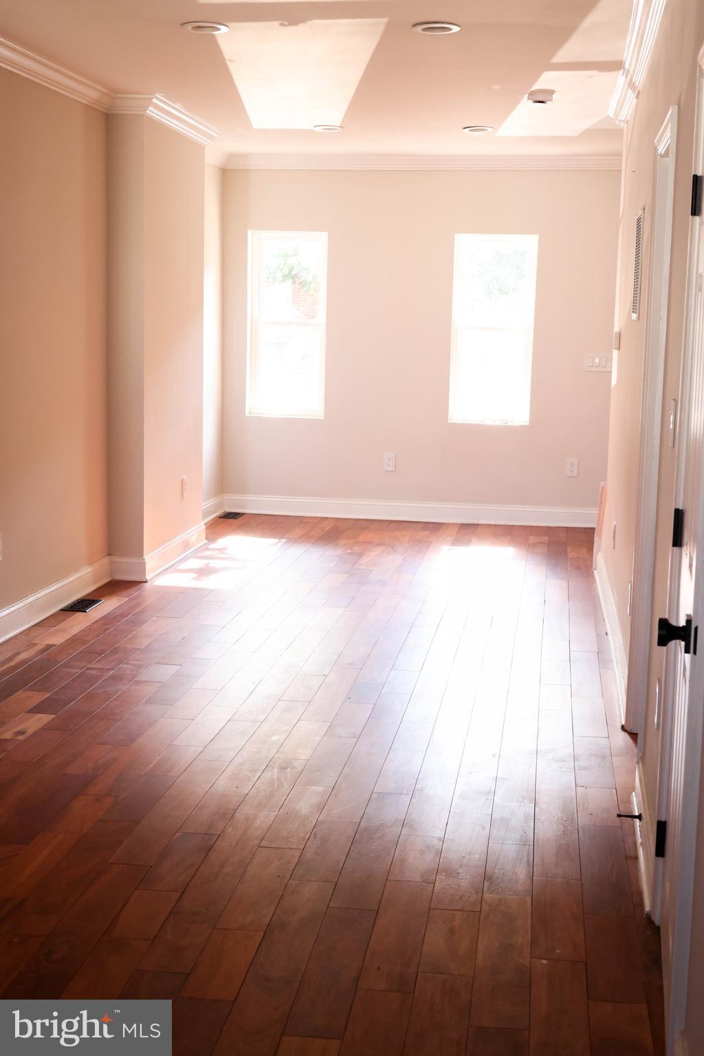 223 North Milton Avenue Baltimore, MD 21224 - Photo 10 of 41