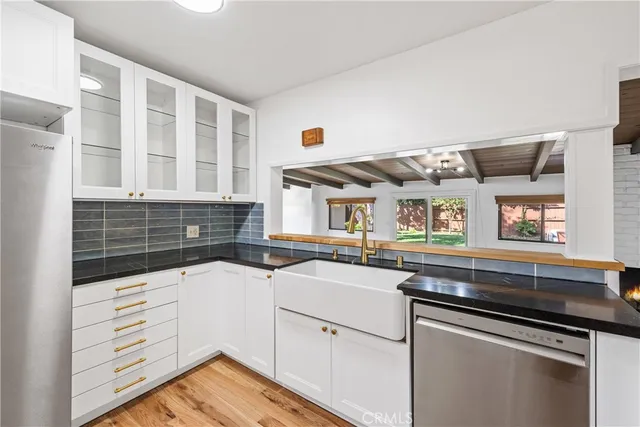 $1,099,000 | 4425 Walnut Avenue, Long Beach, CA 90807