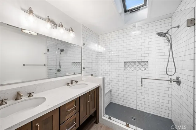 $1,099,000 | 4425 Walnut Avenue, Long Beach, CA 90807