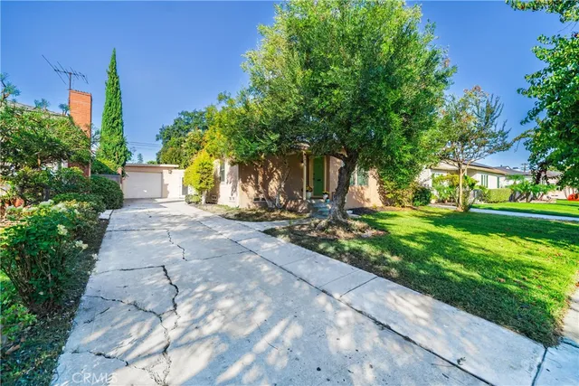 $1,099,000 | 4425 Walnut Avenue, Long Beach, CA 90807